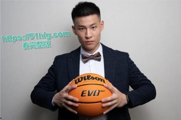 体育生浴室惨遭偷窥！广厦队28岁CBA球员【林秉圣】全裸曝光，不堪入目！-1