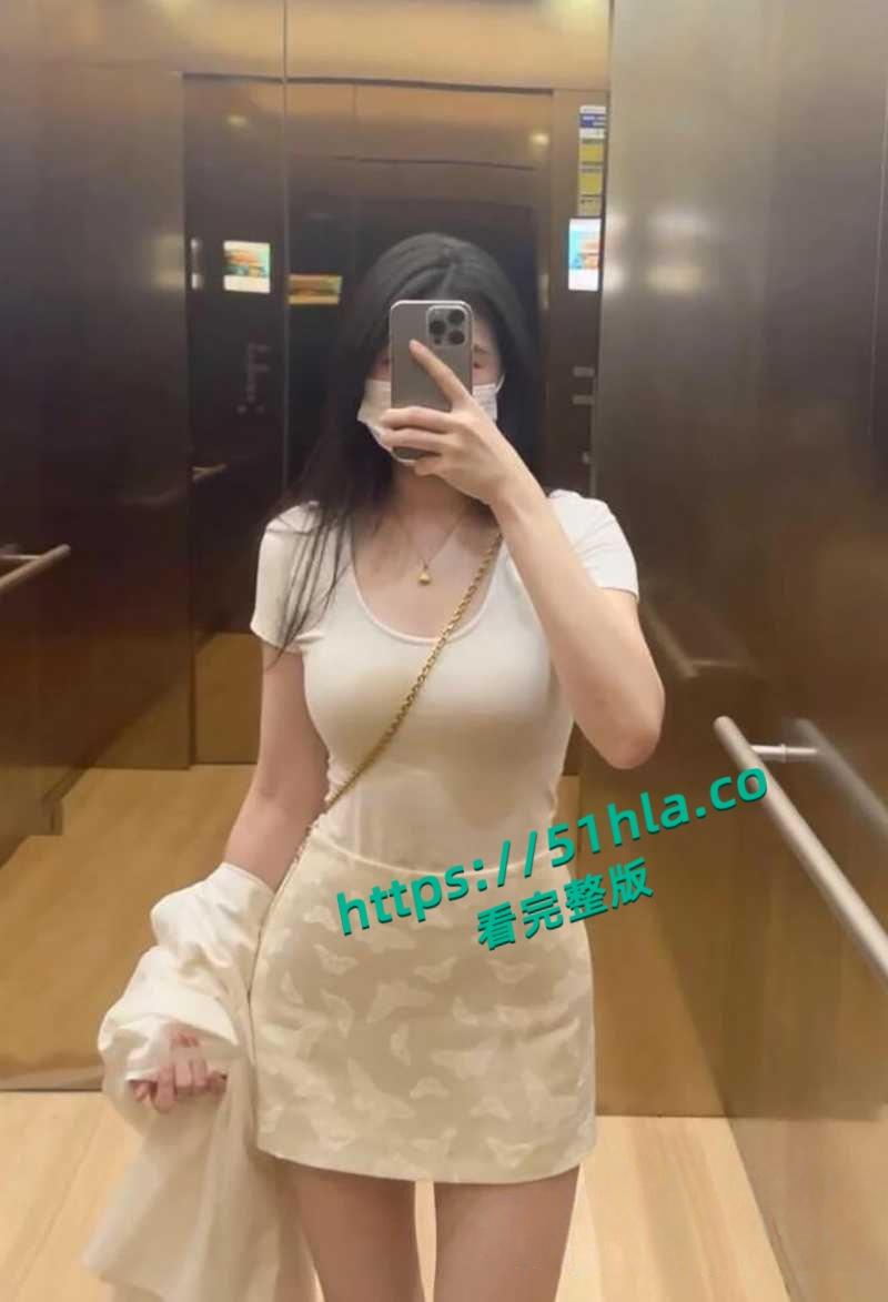 95后清纯律师妹子竟当福利姬解压，大量不雅照遭曝出，黑丝全裸尺度炸天，脱律师服掰臀露穴反差爆表！-2