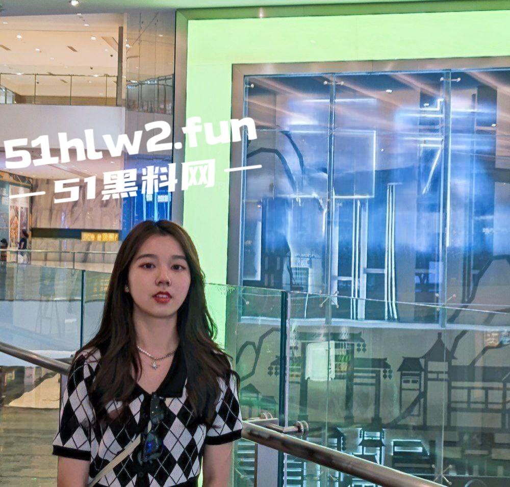 重庆女会计【王君】淫照泄密，白天端庄丽人，背地里骚成母狗，性瘾强到让渣男拍爆！-10