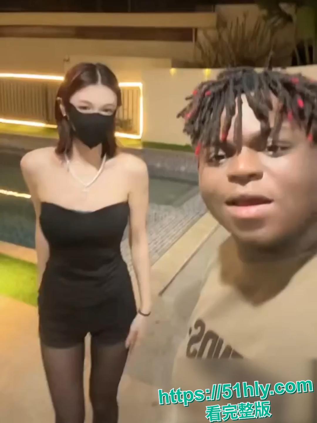 战狼2非洲小黑进军网红 下海约炮廉价的巴西牛排 线下实战营销美国伟哥下贱母狗见到黑哥就脱下裤子求操！-9