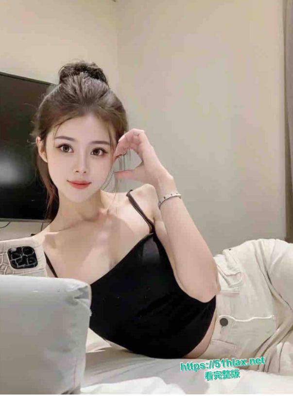 巨乳露脸小骚货唐语棠豪乳狂甩，骑乘女上位骚扭大屁股，换后入时肥臀夹鸡吧更紧，乳波臀浪操到床塌！-12