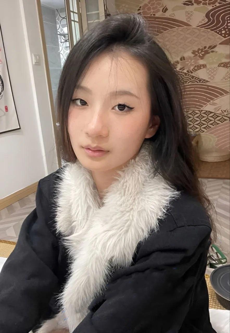 河北保定学院女大学生张依琼劈腿学长与男友分手 男友因爱生恨将两人做爱视频流出 粉红嫩穴被各种爆操 骚的一逼-4