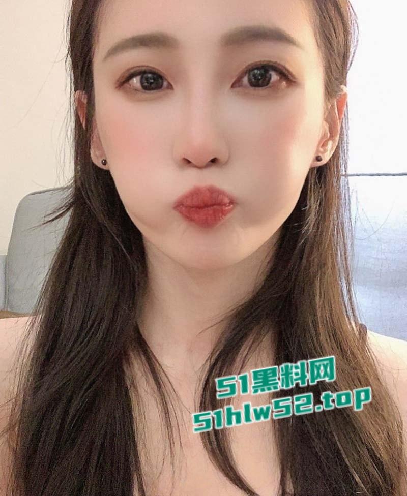 IG极品大奶网美【可可】下海做黄播，揉奶玩穴道具自慰淫荡视频被网友录屏，遭全网疯传！-13