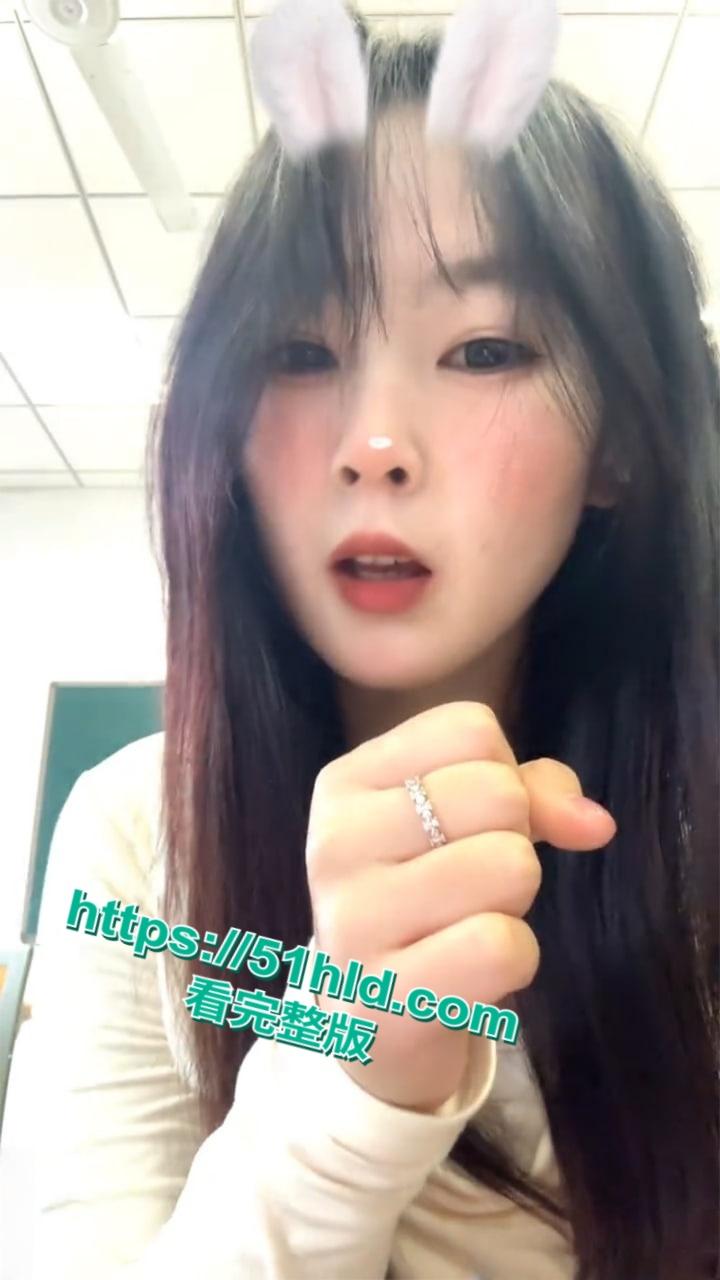 河北工程大学母狗【段欣然】不雅视频流出，完美露脸激情口爆，白嫩娇躯被狂暴后入淫水狂流不止！-3