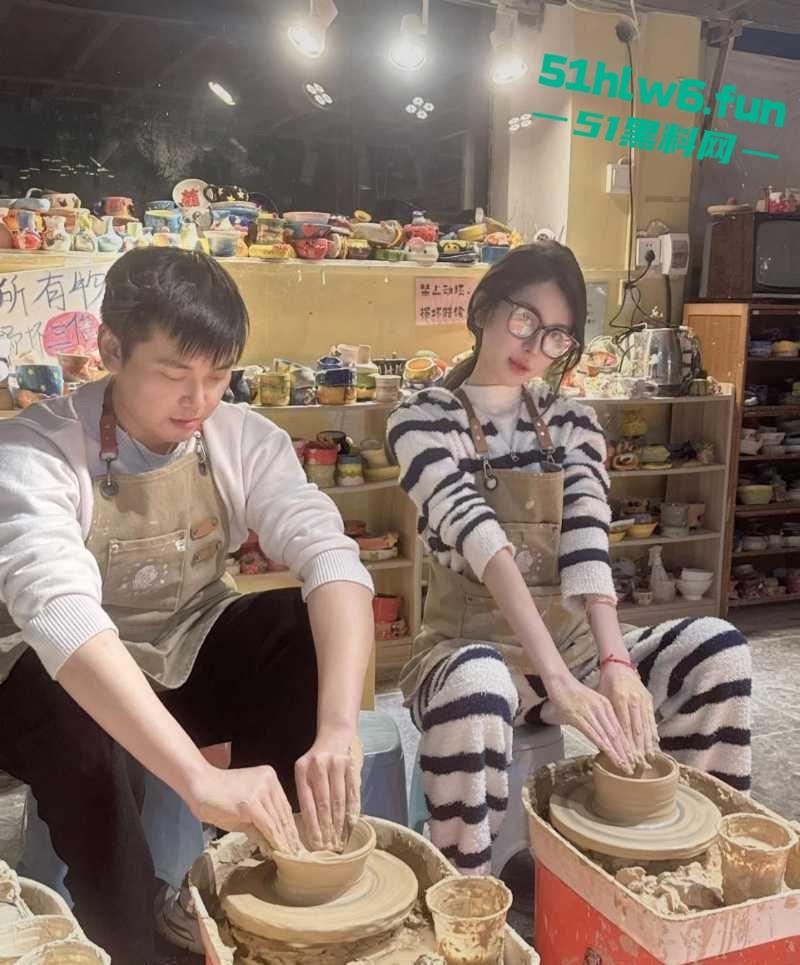 广西柳州舔狗王为坐台小姐【覃海美】花18W以为遇到了真爱 女友不仅有性病还过打胎 男友曝光渣女性爱视频！-1