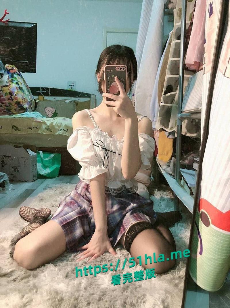 四川反差母狗【刘梦熙】与闺蜜老公偷情视频曝光，淫荡母狗嘴叼内裤，高超口技令人赞不绝口！-4