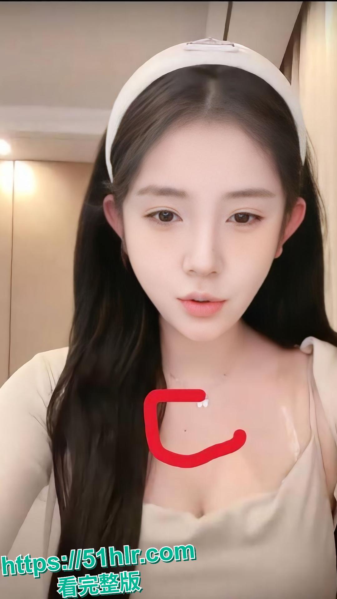 抖音百万粉网红 MH 塌房！曾与童锦程传绯闻，早期竟是黄播出身！-7