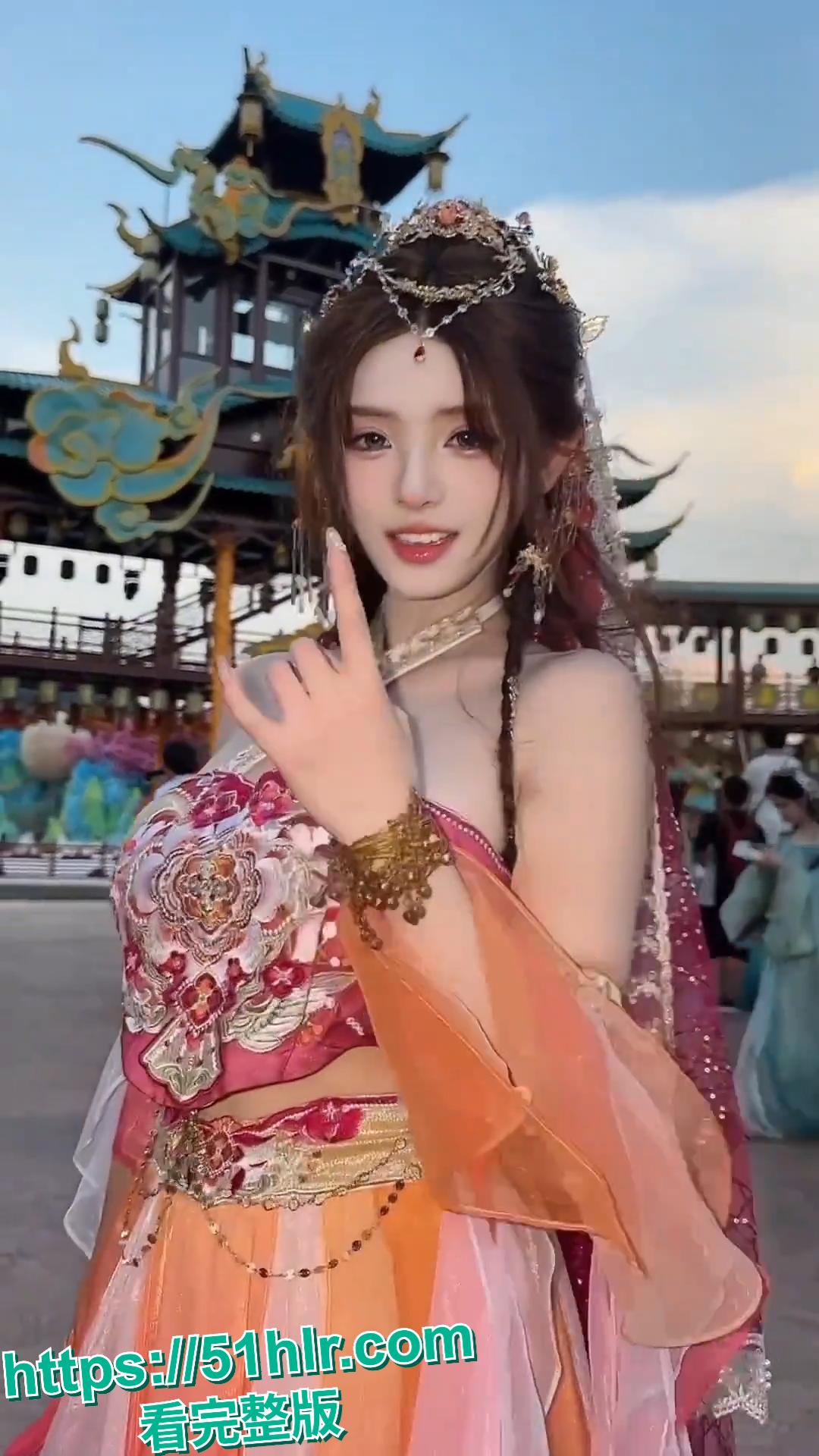 抖音百万粉网红 MH 塌房！曾与童锦程传绯闻，早期竟是黄播出身！-10