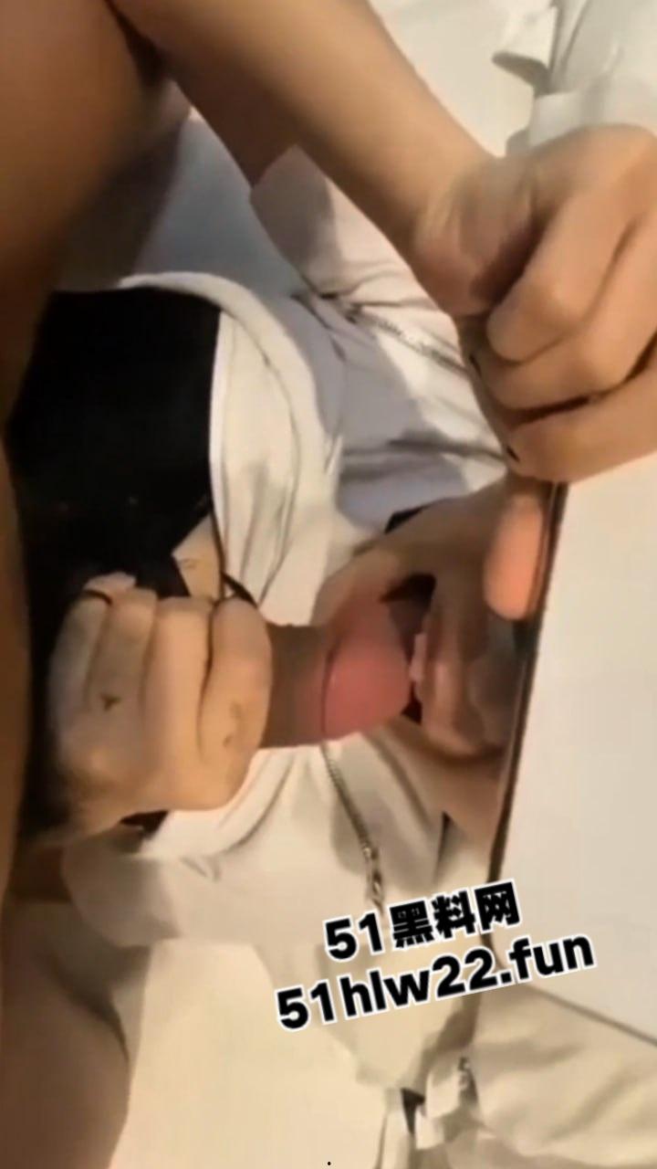 抖音70万粉丝网红【博雅g】超高颜值美腿女神，酒店线下约炮金主激情扛腿爆操，性爱视频流出。-2