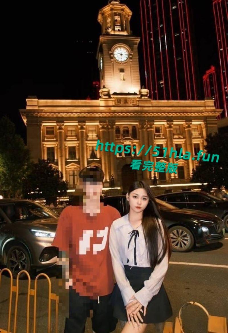 北海职业学院大四骚鸡【何丽芳】性爱视频流出，吵架后约炮友玩内射，复合再让男友无套狂欢！-3