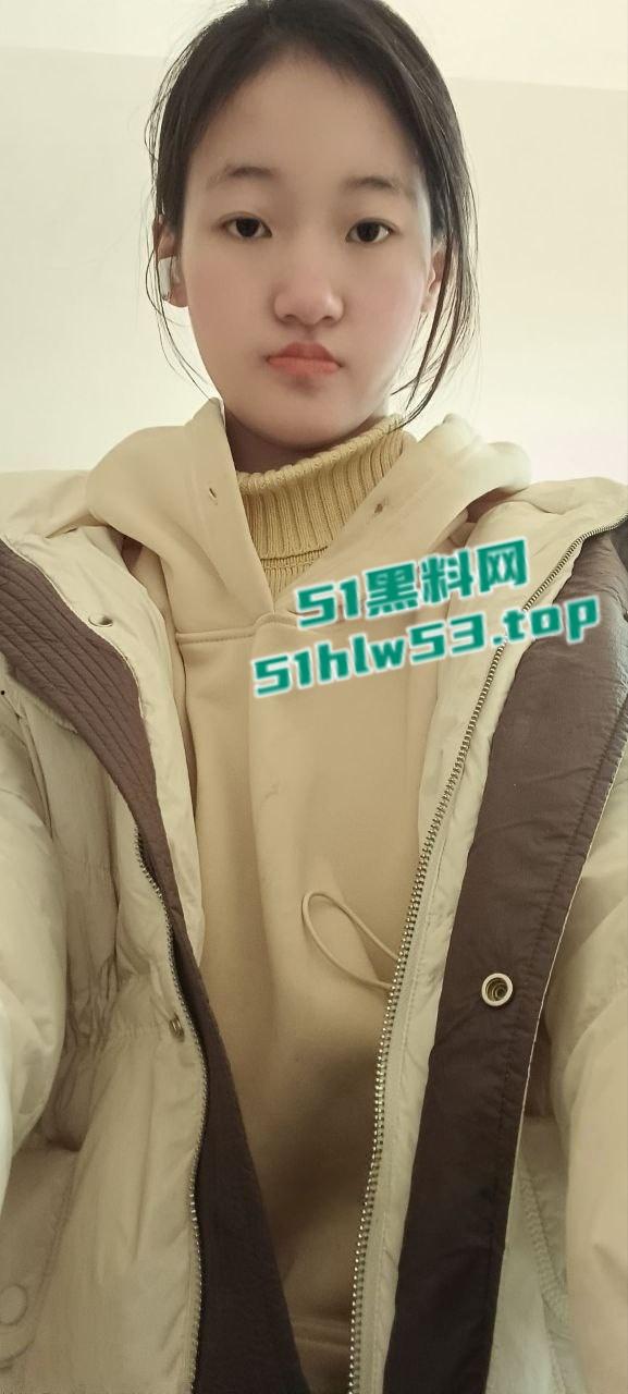 山东临沂电子科技学院风骚学妹【张雯娟】约炮成瘾脚踏多船，身染性病全身溃烂自慰扣穴！-2