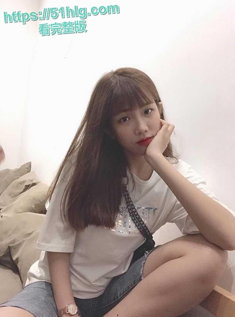 【广西】职教学院性感女神【韩诗瑶】，床上疯狂大解放！男友相伴，自制火爆成人影片流出，学校群热议连连-1