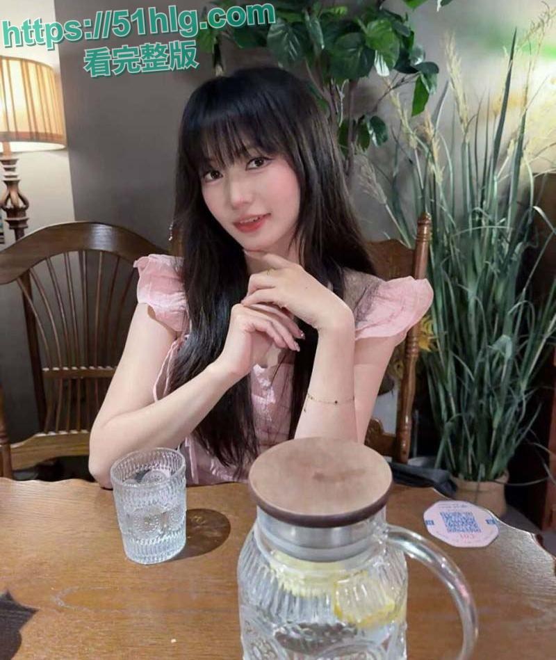 【陕西】极品学生妹【胡芸】被金主肆意调教 拍打阴蒂淫语羞辱 后入虐臀啪啪声直冲云霄-1