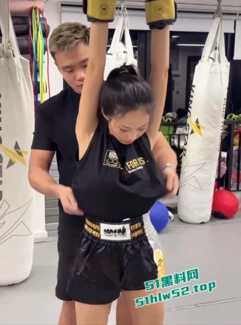 全网疯传的香港拳王【罗祖胜】和拳击女孩亲密视频，女主竟是抖音网红裸模【司徒慧玲】颜值与身材真是完美！-4