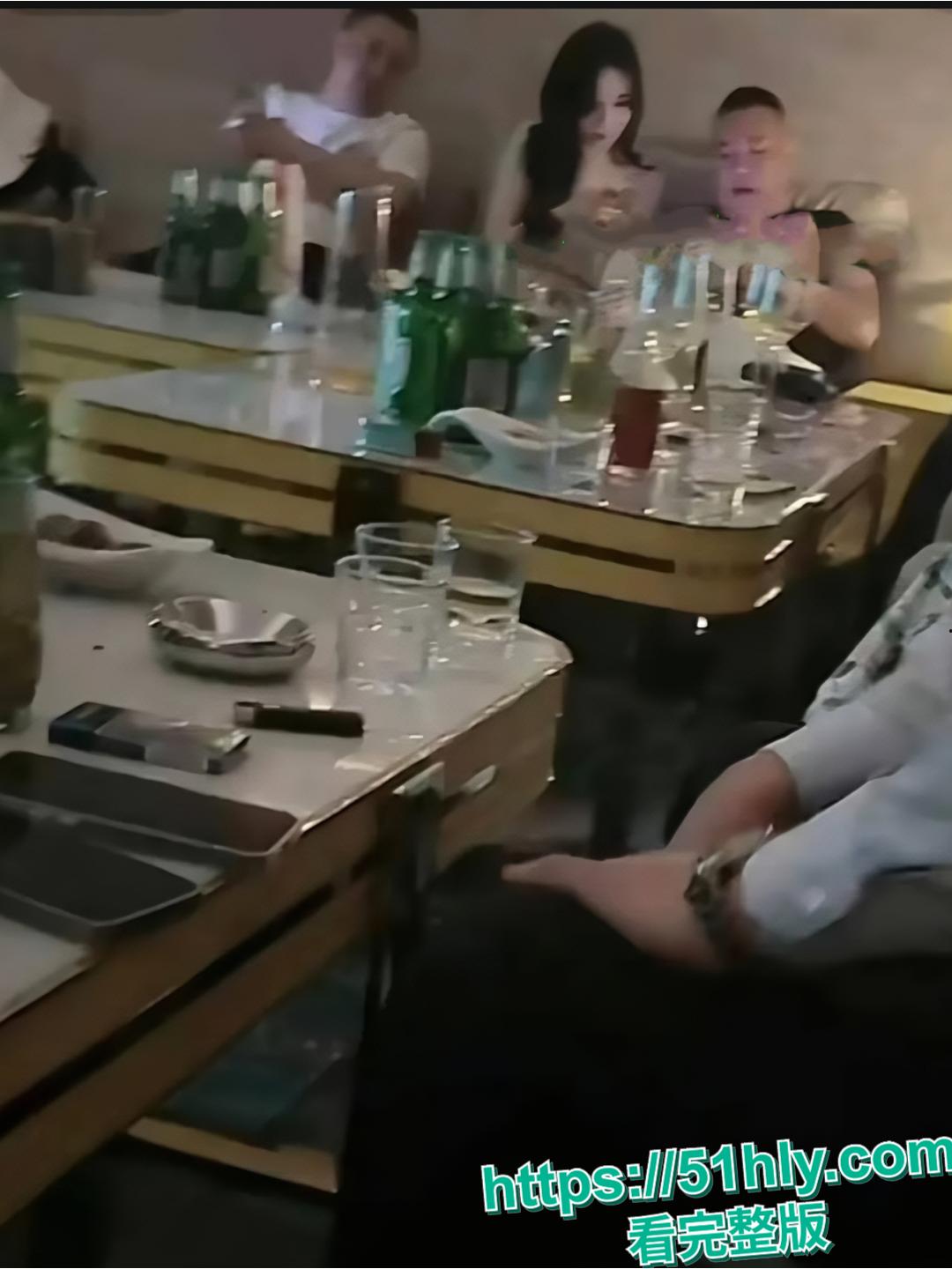 抖音 382 万粉九红婚内出轨，老婆 “绝世小姨” 发长文怒撕，恶行全曝光！-6