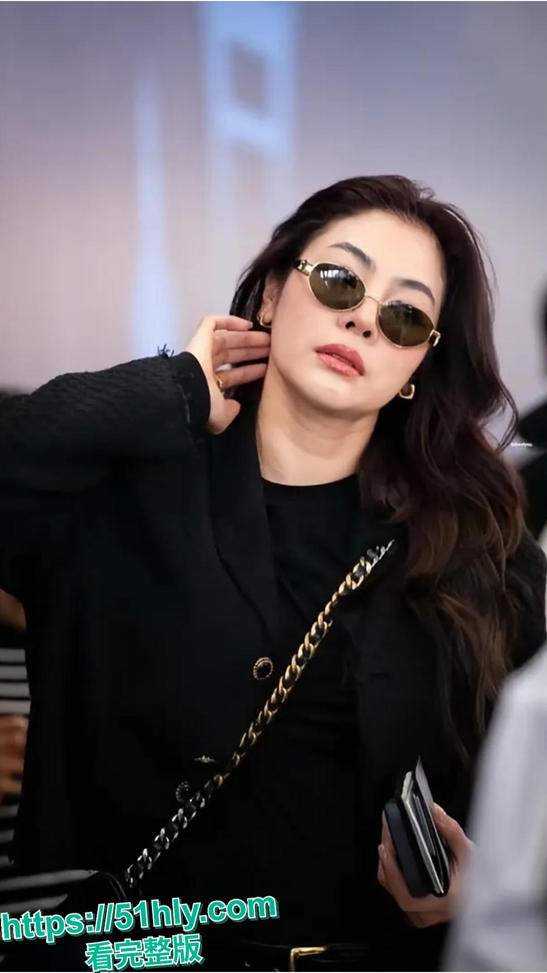 泰国巨星 Faye 直播自曝遭遇断崖式分手，后续爆料女友劈腿新剧同组女演员 Lina，并爆出不雅视频。-5